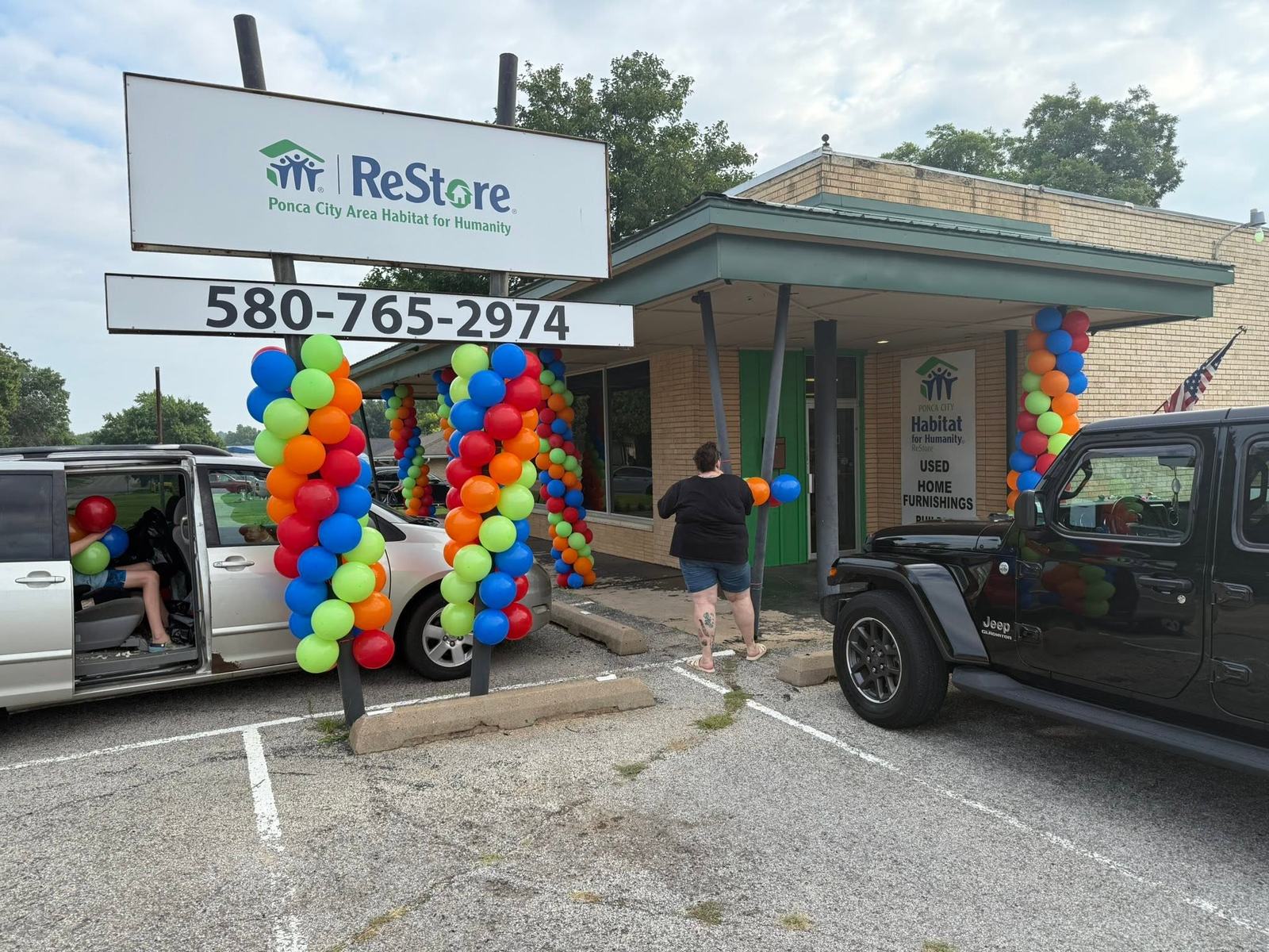 Customers arriving at the Habitat ReStore on N 7th Street